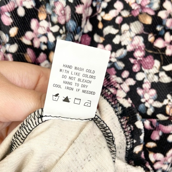 Ditsy moody floral corduroy mock neck balloon sleeve long sleeve medium - Picture 5 of 9